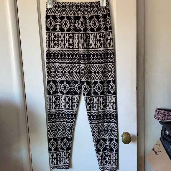 Black & Cream Print Stretch Leggings, relaxed Fit, Size XS - Picture 1 of 3